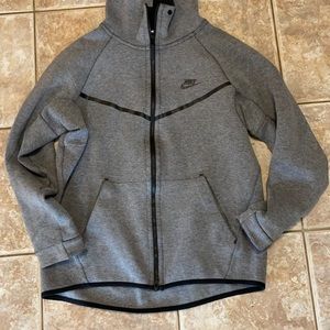 Men’s Nike sweatshirt size medium